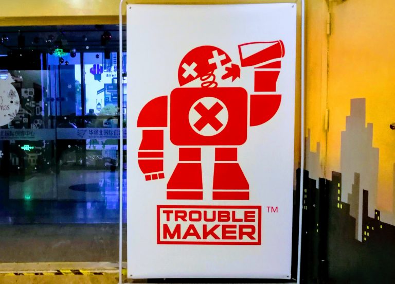 TROUBLEMAKER entrance in HQB